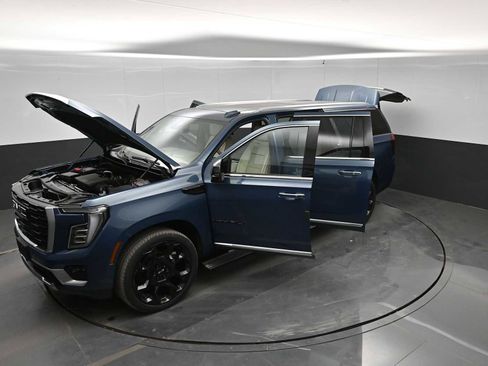 New 2026 GMC Yukon XL Denali w/ Denali Reserve Package AWD/4WD image 38