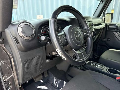 Used 2017 Jeep Wrangler Unlimited Sport AWD/4WD image 25