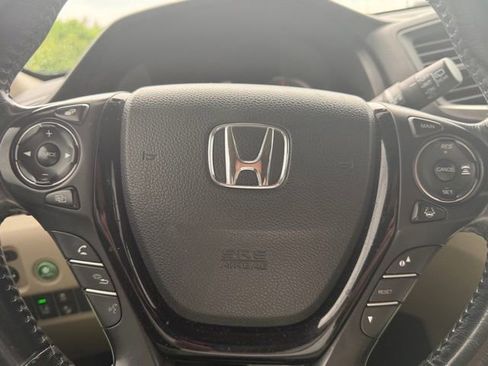 Used 2016 Honda Pilot Touring image 19