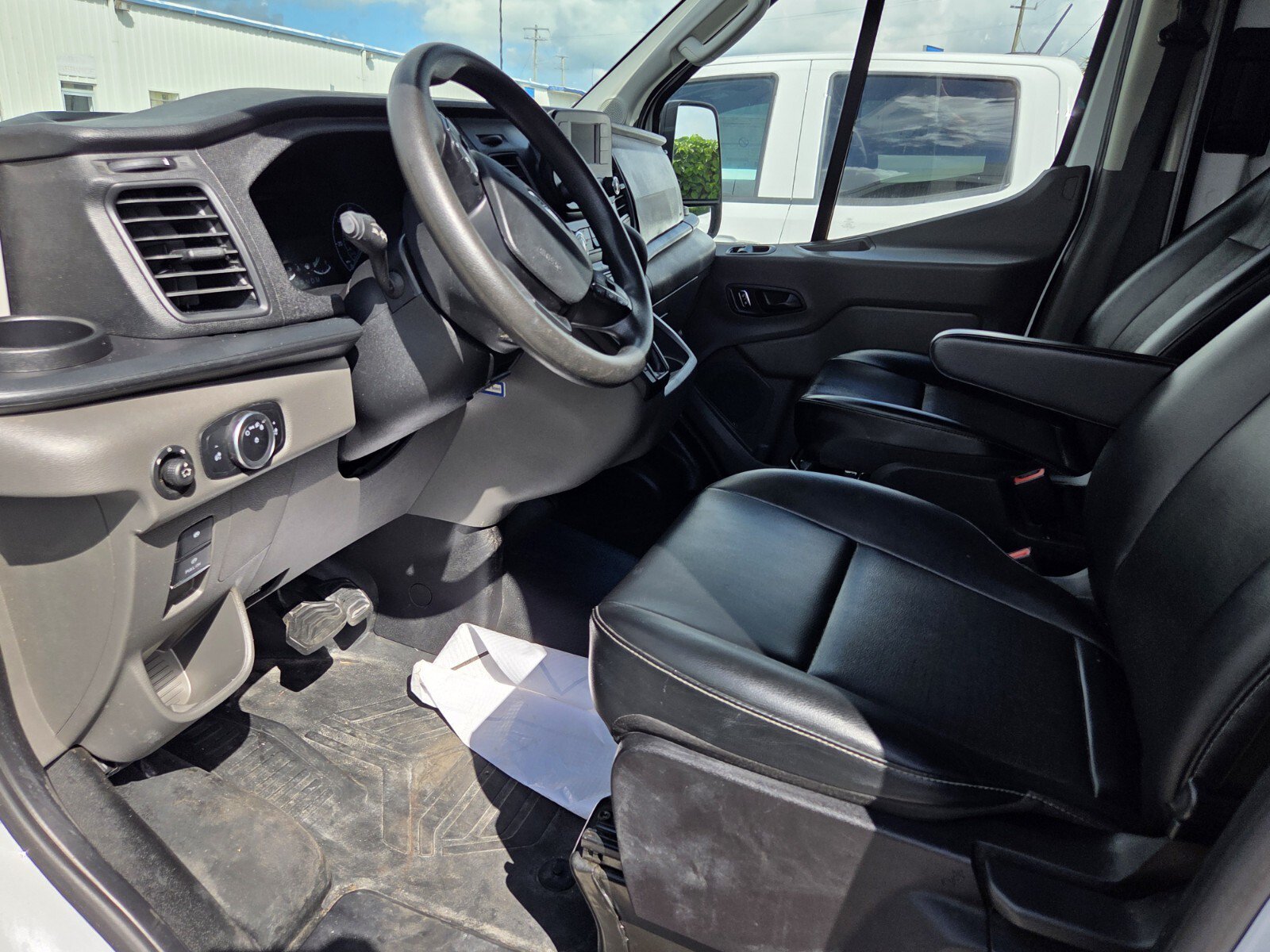 Used 2025 Ford Transit 250 148 Medium Roof w/ Load Area Protection Package RWD image 5
