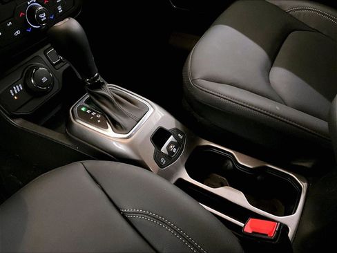 Used 2021 Jeep Renegade Limited AWD/4WD image 16