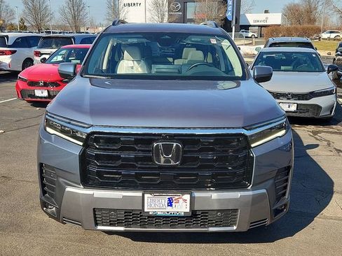 New 2026 Honda Pilot Touring image 2