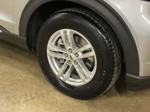 Used 2023 Ford Explorer XLT w/ Equipment Group 202A image 11