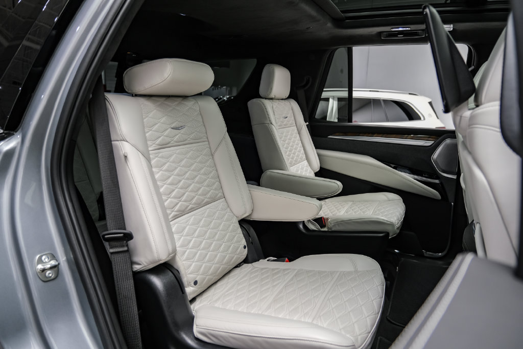 Used 2025 Cadillac Escalade Sport Platinum AWD/4WD image 38