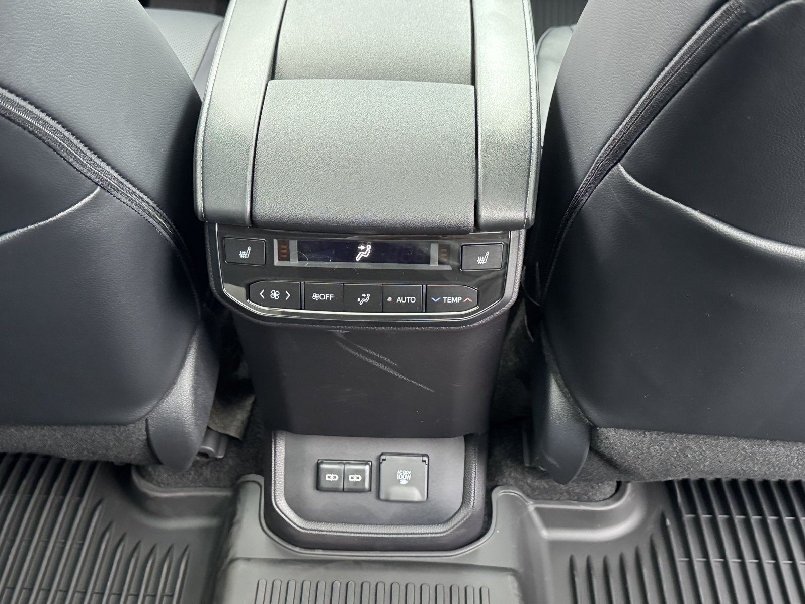 New 2026 Toyota Highlander Platinum AWD/4WD image 8