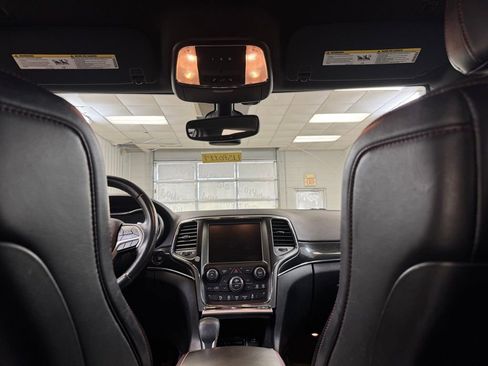 Used 2017 Jeep Grand Cherokee Trailhawk image 21