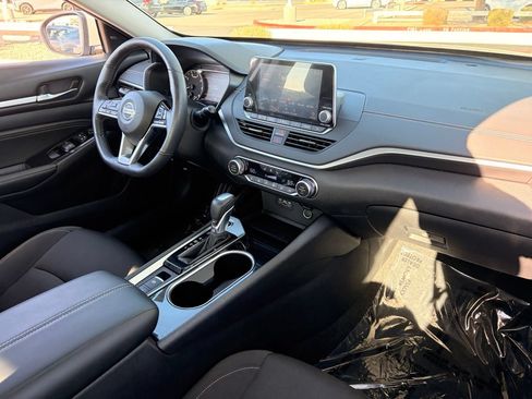 Certified 2020 Nissan Altima 2.5 SV FWD image 13