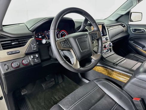 Used 2015 GMC Yukon Denali w/ Touring Package AWD/4WD image 9
