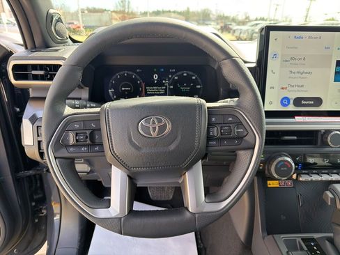New 2025 Toyota 4Runner TRD Off-Road Premium AWD/4WD image 14