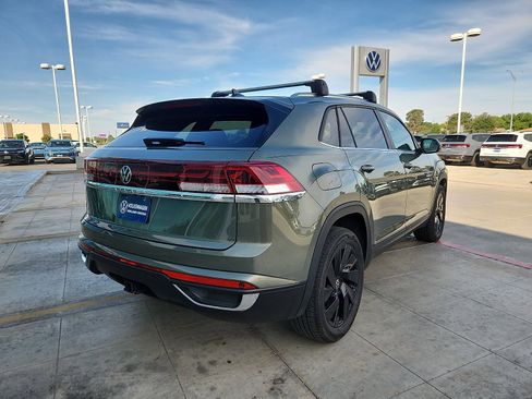 Certified 2026 Volkswagen Atlas Cross Sport SE FWD image 7