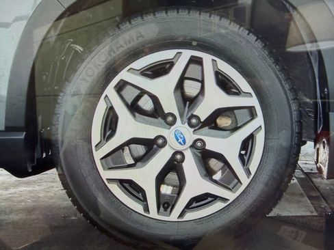 Used 2020 Subaru Forester Premium AWD/4WD image 15