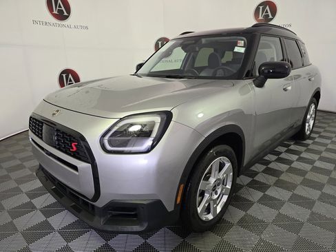 Used 2025 MINI Cooper Countryman S w/ Comfort Package Max image 5