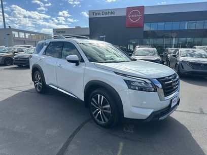 Used 2025 Nissan Pathfinder Platinum