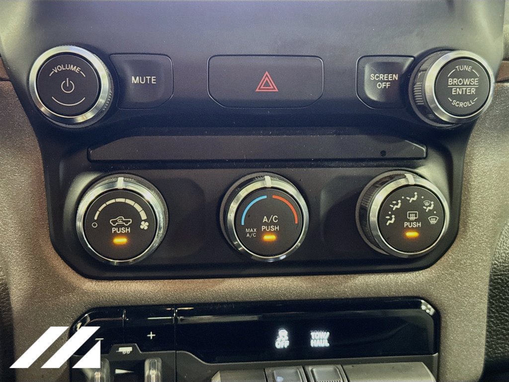 Used 2022 RAM 2500 Tradesman w/ Chrome Appearance Group AWD/4WD image 17