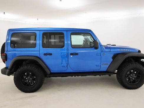 Used 2024 Jeep Wrangler Unlimited image 2