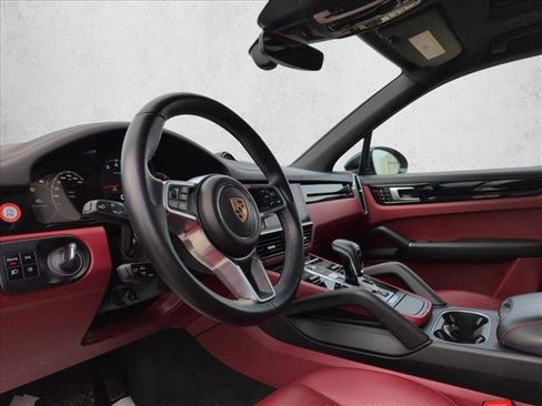 Used 2020 Porsche Cayenne image 10
