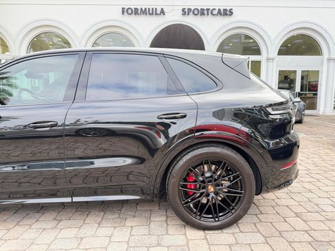 Used 2025 Porsche Cayenne GTS image 21
