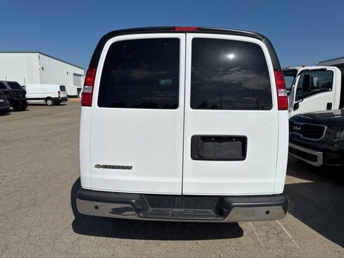 Used 2023 Chevrolet Express 3500 LT w/ LT Preferred Equipment Group RWD image 3