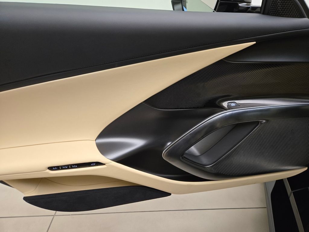 Used 2025 Ferrari 12Cilindri RWD image 26