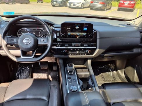 Used 2024 Nissan Pathfinder SL w/ SL Premium Package image 25