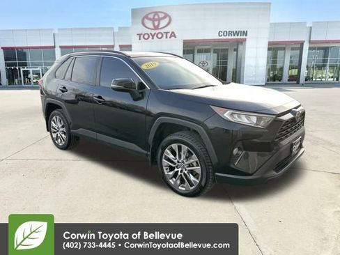 Used 2019 Toyota RAV4 XLE Premium image 1
