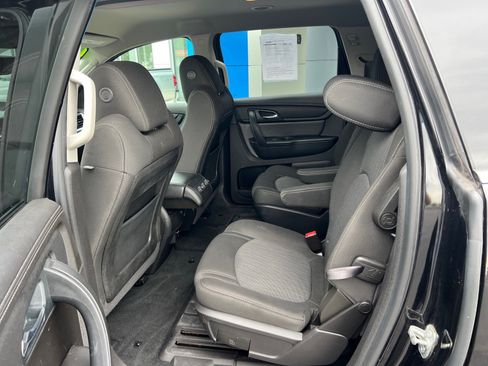 Used 2016 Chevrolet Traverse LT w/ Style and Technology Package FWD image 9