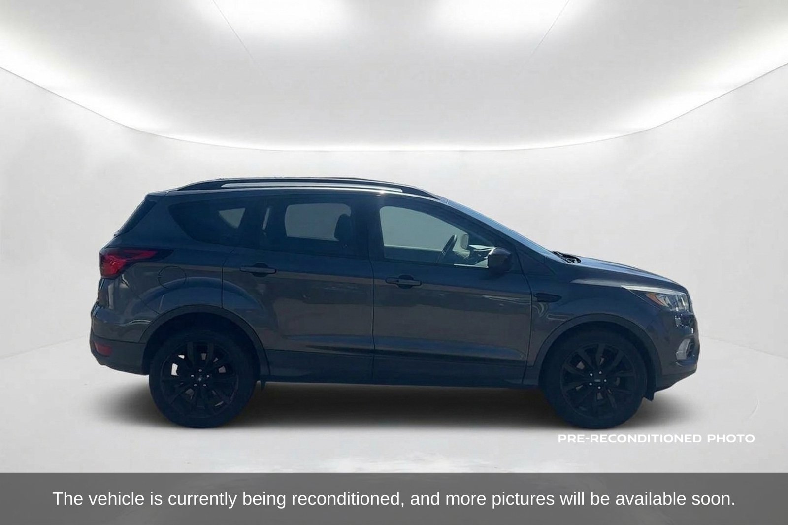Used 2019 Ford Escape SE FWD image 4