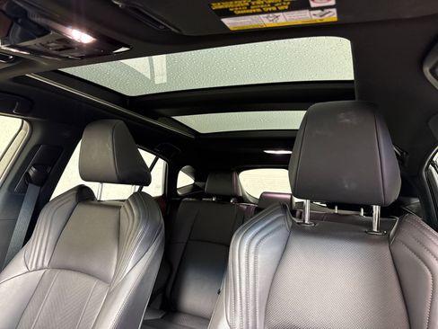 Used 2021 Toyota Venza Limited w/ Carpet Mat Package (TMS) AWD/4WD image 24