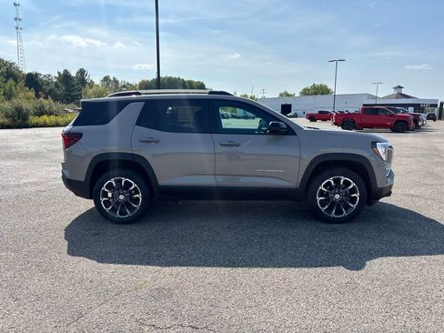 Used 2026 GMC Terrain Elevation w/ Elevation Premium Package image 8