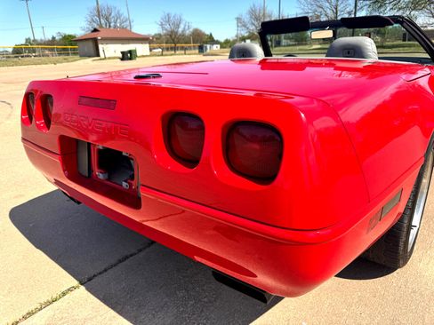 Used 1995 Chevrolet Corvette Convertible image 37