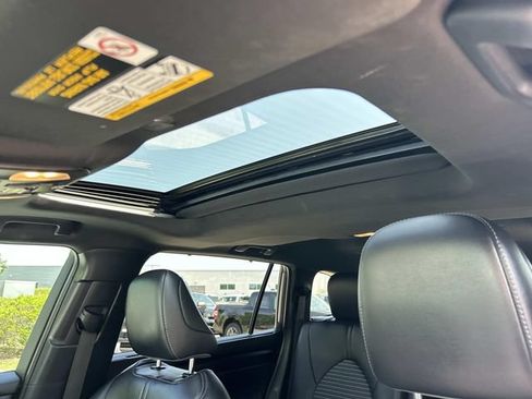 Used 2023 Toyota Highlander XSE FWD image 37