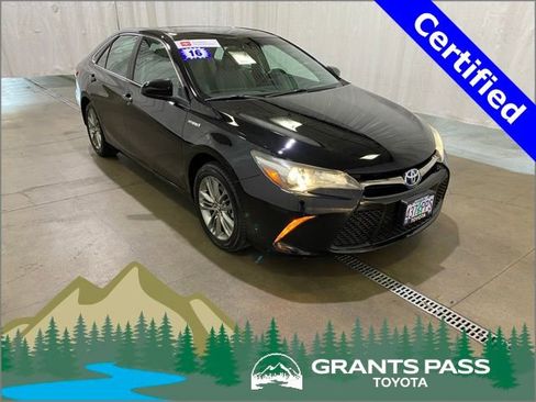 Certified 2016 Toyota Camry SE w/ Moonroof Package image 1