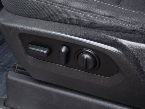 Used 2022 Chevrolet Silverado 2500 LT w/ Convenience Package image 20