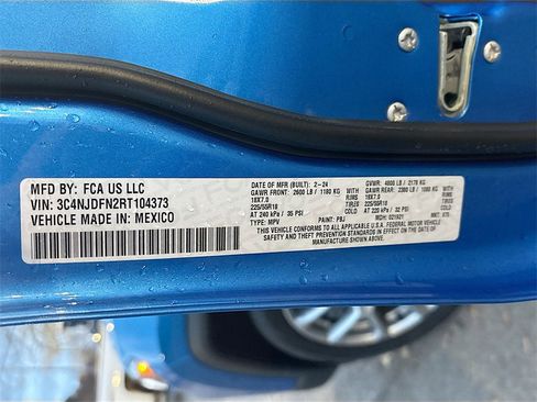 Used 2024 Jeep Compass Latitude image 30