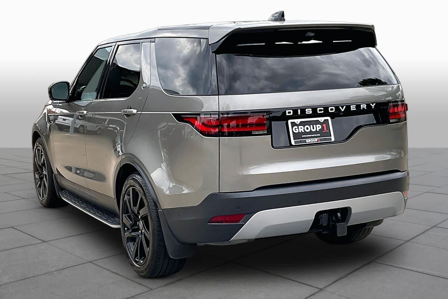 Used 2025 Land Rover Discovery S AWD/4WD image 11