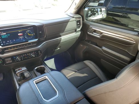 Used 2022 Chevrolet Silverado 1500 LTZ w/ LTZ Premium Package image 16