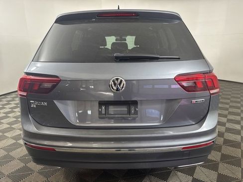 Certified 2021 Volkswagen Tiguan SE w/ Panoramic Sunroof Package image 21