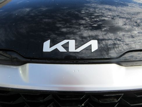 Used 2023 Kia Sportage EX AWD/4WD image 16