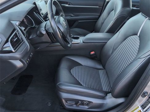 Used 2024 Toyota Camry SE image 17