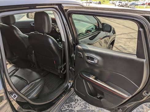 Used 2018 Jeep Compass Trailhawk w/ Leather Interior Group AWD/4WD image 15
