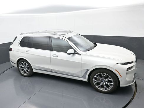 Used 2025 BMW X7 xDrive40i image 31