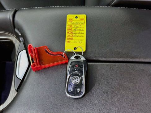 Used 2019 Buick Envision Essence AWD/4WD image 4