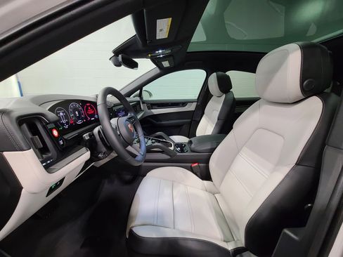 New 2026 Porsche Cayenne Coupe image 15