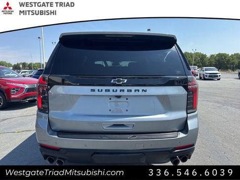 Used 2025 Chevrolet Suburban Z71 AWD/4WD image 5