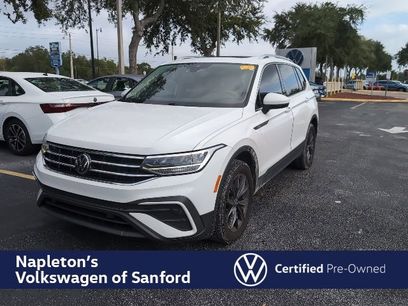 Used 2022 Volkswagen Tiguan SE w/ Panoramic Sunroof Package