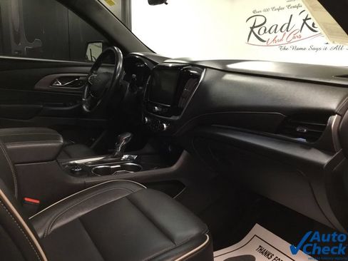 Used 2022 Chevrolet Traverse Premier w/ Redline Edition AWD/4WD image 39