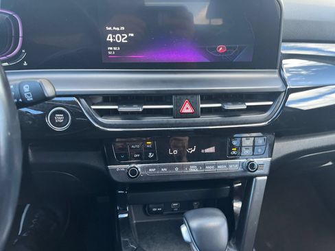 Used 2025 Kia Seltos S FWD image 16