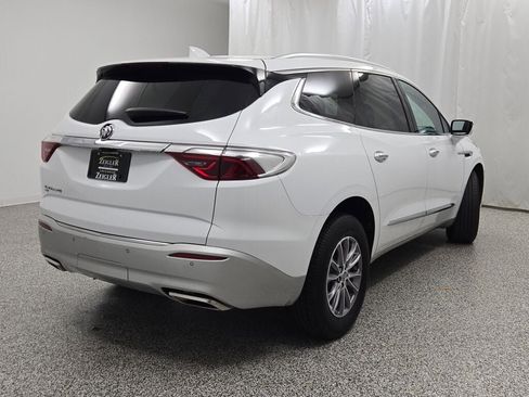 Used 2024 Buick Enclave Premium image 12