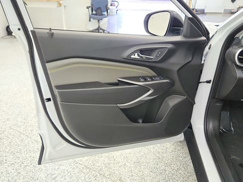 New 2026 Chevrolet Trax ACTIV w/ Sunroof Package image 53