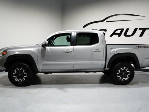 Used 2016 Toyota Tacoma TRD Off-Road image 5